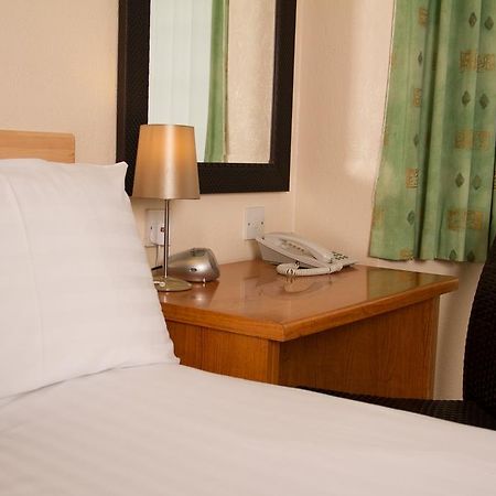 Travelrest Fareham Solent Gateway Hotel ภายนอก รูปภาพ